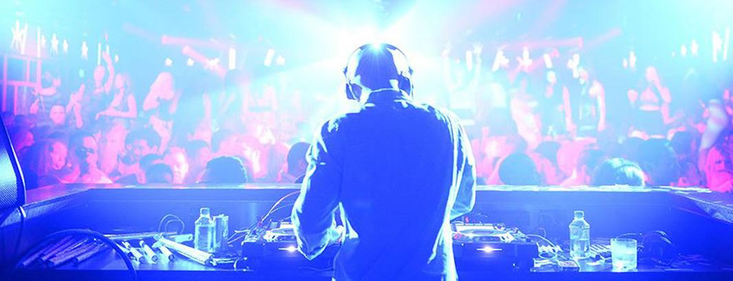 Essential tips for a DJ to make the party happen